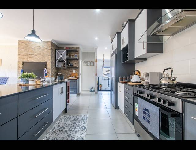 3 BEDROOM DUET FOR SALE IN DANA BAY